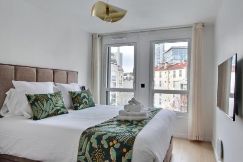 Apartment 1BD near Eiffel Tower with AC, balcony, lift