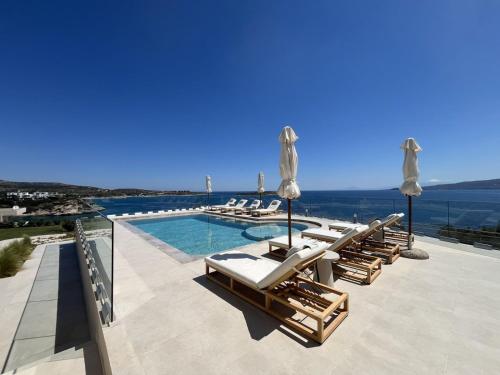 SeaWave Villas with Heated Pools, By Hellocrete