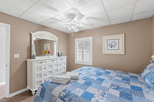 Gulf-Front Surf Club Condo 2BR, Spacious Balcony, Peaceful East End Beach Access photo 29