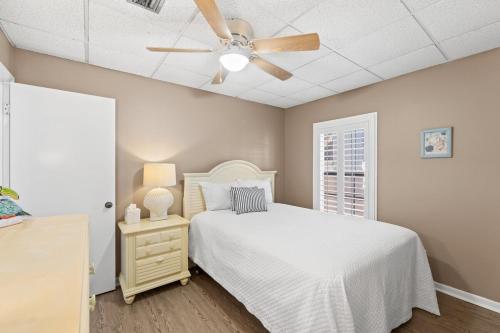 Gulf-Front Surf Club Condo 2BR, Spacious Balcony, Peaceful East End Beach Access photo 26