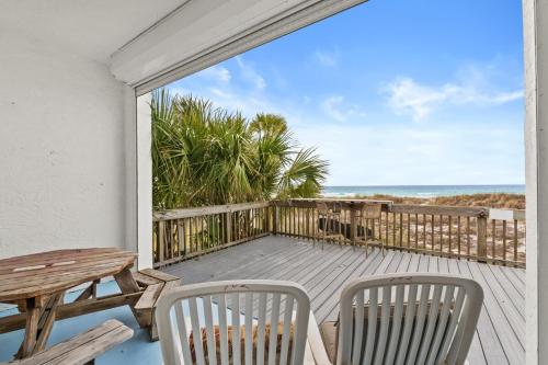 Gulf-Front Surf Club Condo 2BR, Spacious Balcony, Peaceful East End Beach Access photo 17