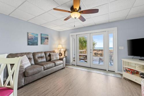 Gulf-Front Surf Club Condo 2BR, Spacious Balcony, Peaceful East End Beach Access photo 14