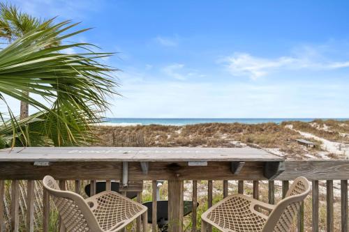 Gulf-Front Surf Club Condo 2BR, Spacious Balcony, Peaceful East End Beach Access photo 7