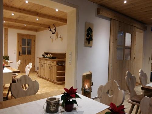 Kuchyň nebo kuchyňský kout v ubytování Gästehaus Pöppl