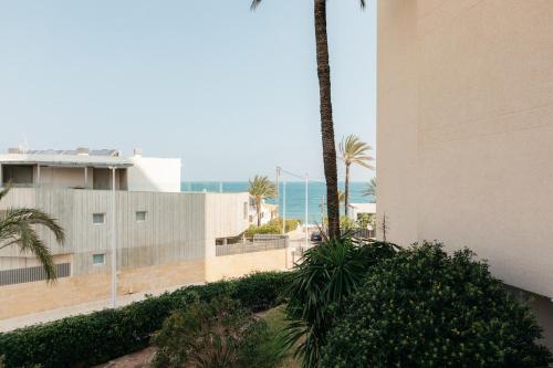 Luxury Seafront New Design & Private Terrace