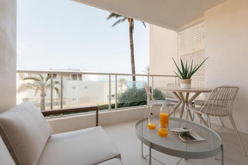 Luxury Seafront New Design & Private Terrace