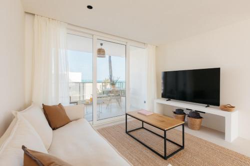 Luxury Seafront New Design & Private Terrace