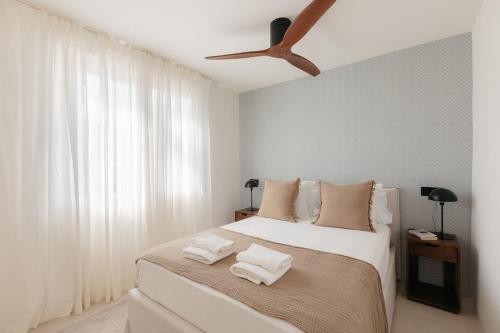Luxury Seafront New Design & Private Terrace