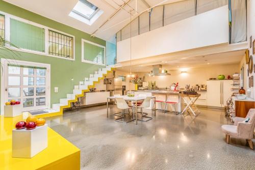 Stunning loft with private court - Navigli district