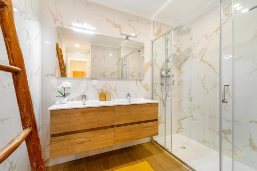 Renovated 2BR Apt in Lagos with Pool & Garage by Soulplaces