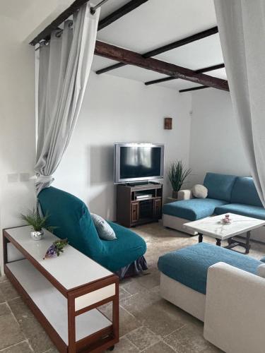 Grand Appt 6P climatisé dans villa avec piscine - 8 kms de Cannes