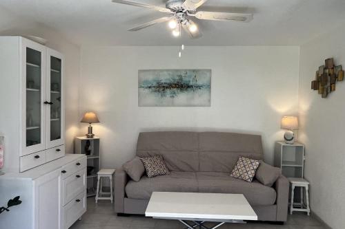 Garden studio 150 m from the beach