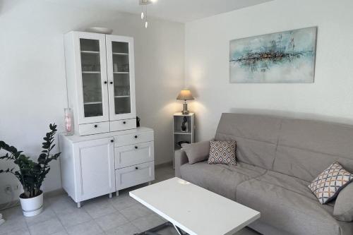 Garden studio 150 m from the beach