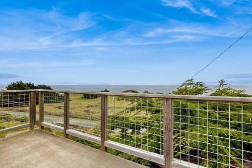 a balcony with a view of the ocean at Seascape Gualala in Gualala
