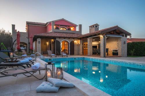 Sun-kissed Villa in Rebići