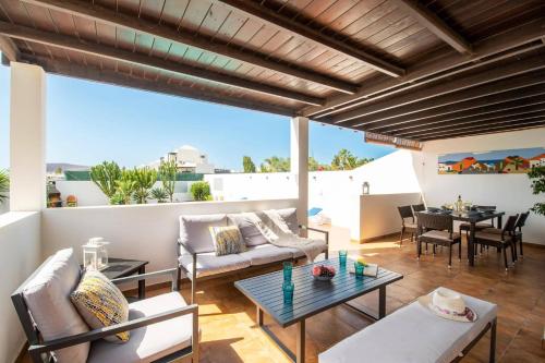Villa Tropical by Villa Plus