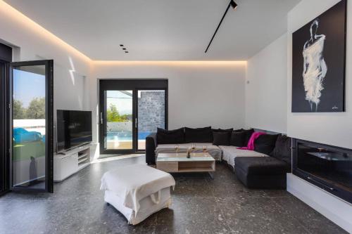 Villa Tropicana by Villa Plus
