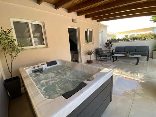 Artemis Boutique House