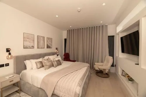 Moseley Luxury Stay photo 32