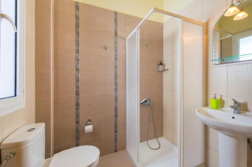 Koupelna v ubytování Athoniki Villas