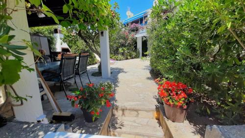 Apartments with parking space Gajac - Pag - 25352