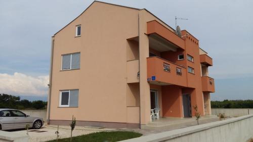 Apartments with parking space Sabunike, Zadar - 25494