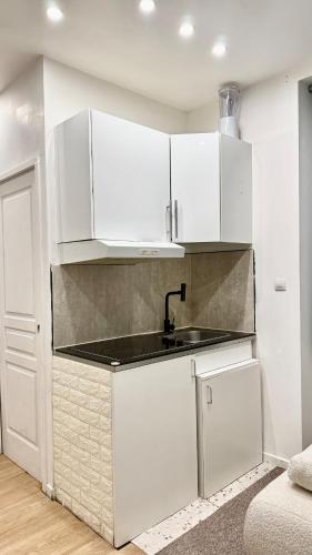 Cozy F1 apartment Paris 16th arrondissement