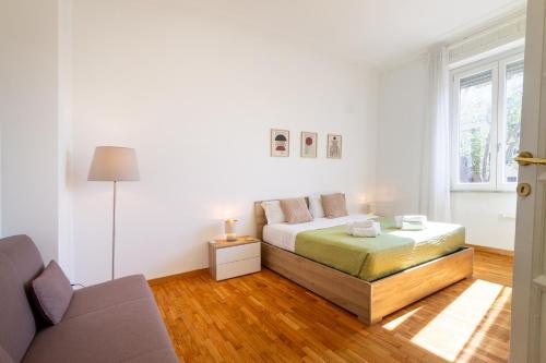Bright Flat 2BDR Trastevere Area
