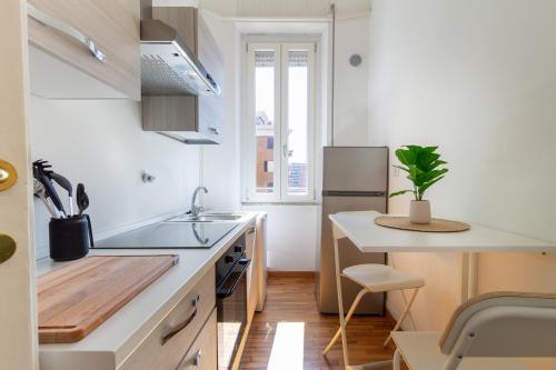 Bright Flat 2BDR Trastevere Area