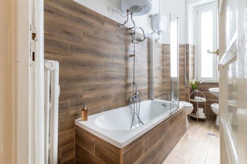 Bright Flat 2BDR Trastevere Area