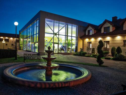 Bazén v ubytování Hotel Kawallo nebo v jeho okolí