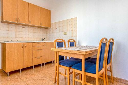 Apartment Vesna 3 with terrace