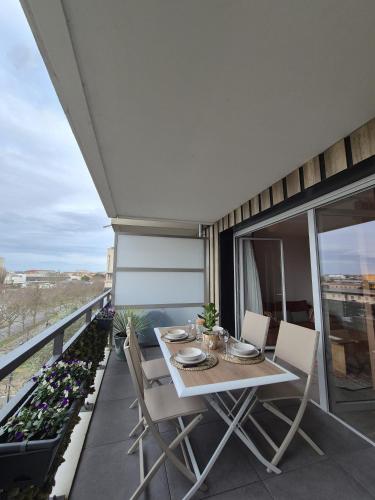 T2 lumineux avec terrasse vue Zénith - parking inclus photo 17