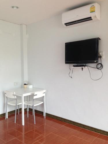 TV a/nebo společenská místnost v ubytování Bai Pai Resort