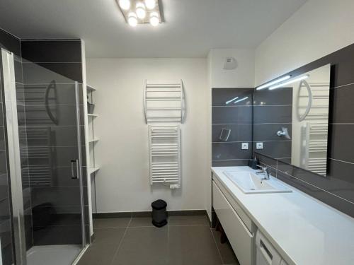 Superbe Appartement T3 - 6 Personnes - 100 m de la plage - Piscine- 6ODYS405D