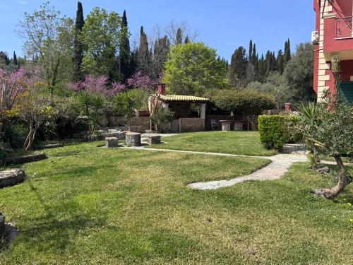 Bruskos Holiday Deluxe