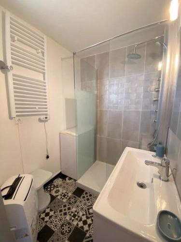 Studio cosy avec très belle vue sur la mer et parking privé 4GP162