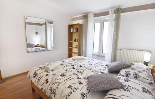 Bright flat with sea view terrace