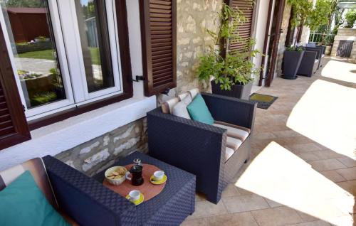 Bright flat with sea view terrace