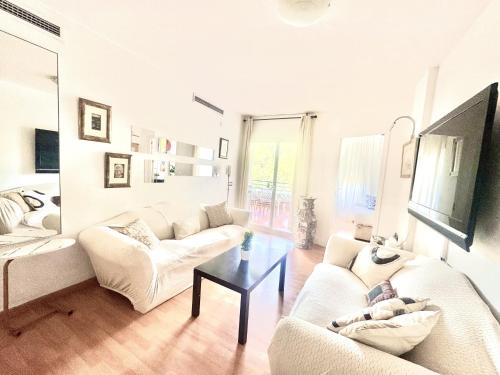 Nature, City & Pool- MALAGA Cozy House