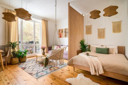 Green city retreat in Warsaw Praga for 2-4 Guests, only 15 min to city centre