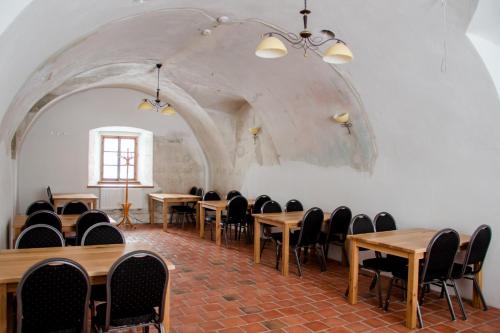 Restaurant o un lloc per menjar a zámek Kolštejn - hotel Chateau Goldenstein