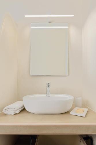 Luaz Naxian Living 2