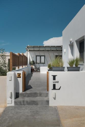 Luaz Naxian Living 2