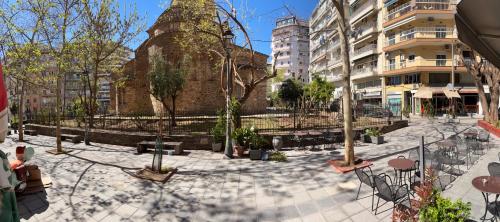 SKG Center Living