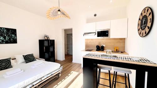 Proche gare, 5 min Plage du Midi, Studio - balcon - Palmazur Vacances