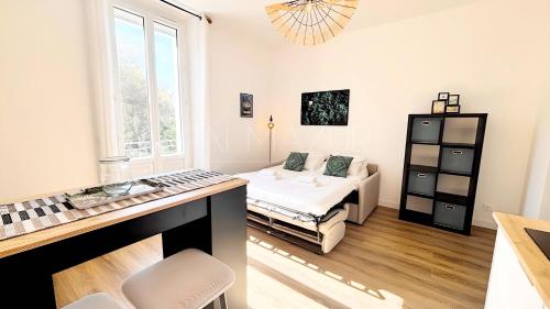 Proche gare, 5 min Plage du Midi, Studio - balcon - Palmazur Vacances
