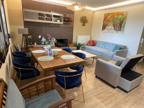 TwinStars apartment with courtyard and view