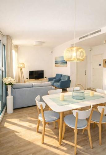 New luxury penthouse, swimming pools, solarium with sea view