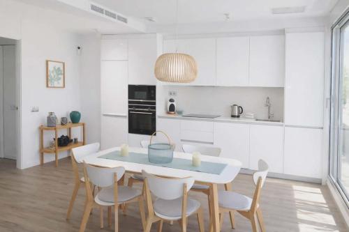 New luxury penthouse, swimming pools, solarium with sea view